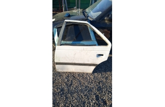 Peugeot 405 sol arka kapı