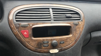 peugeot 607 çıkma bilgi ekran çerçevesi