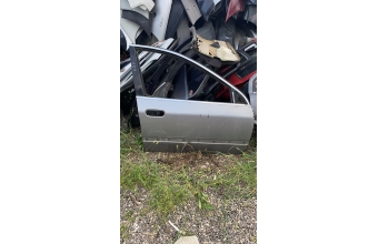 Peugeot 607 sağ ön kapı