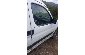 peugeot partner çıkma sağ ön kapı