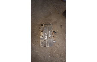 Peugeot partner sağ ön kapı kilidi eski model