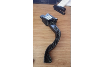 peugeot partner tepee 1.6 çıkma gaz pedalı