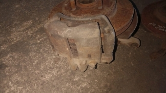 Proton sağ ön kaliper