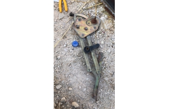 Renault 12 sağ ön cam kriko