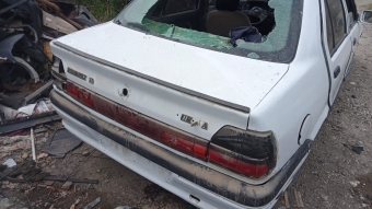 Renault 19 bagaj kapağı beyaz