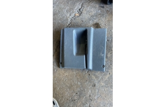 Renault 19 direksiyon alt plastiği