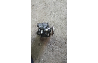 Renault 19 karburatörlü direksiyon pompası