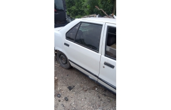Renault 19 sağ arka kapı beyaz