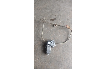 Renault 19 sağ ön cam krikosu