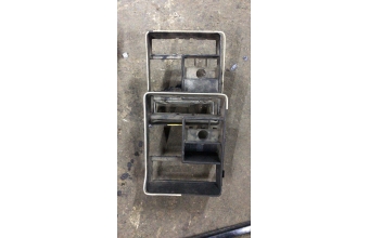 Renault 9 teyp çerçevesi