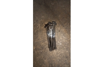 Renault Clio 1.5 silindir kapak saplama adet