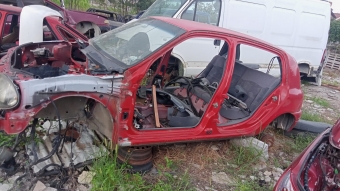 Renault Clio 2 hb tavan arka