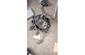 Renault Clio 2 pedal takim