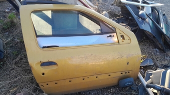 Renault clio coupe tek kapılı sag ön kapı