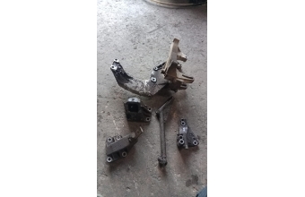 Renault concord 2.0 motor takozu braket