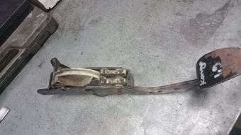Renault Kango 2 debriaj pedalı