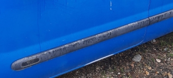 renault kangoo çıkma sol kapı bandı