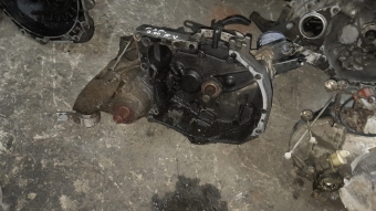 Renault Laguna 1 1 2.0 8v f3r manuel sanzıman 25 bin
