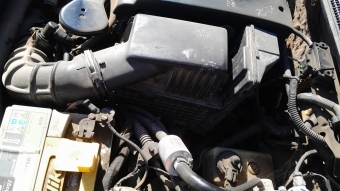 Renault Laguna 1 hava filtre kazanı 2.0 n7Q motor