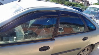 Renault Laguna 1 sol kapı camları