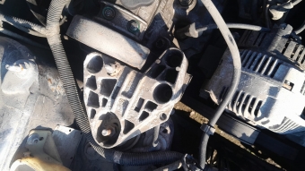 Renault Megane 1 2.0 8v sag üst motor kulak braket 5bin