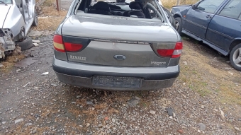 Renault Megane 1 bagaj kapagi