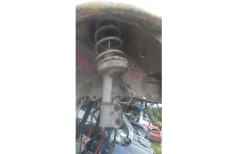 renault megane 1 çıkma sağ ön amasör yay kep