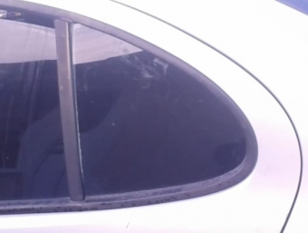 renault megane 1 çıkma sol arka kelebek camı