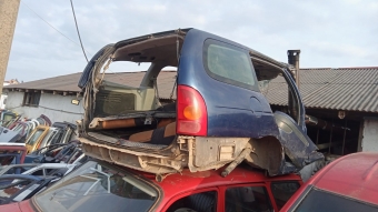 Renault Megane 1 stw station sağ arka çamurluk kesme