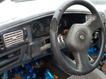 renault r19 1.6 çıkma göğüslük.