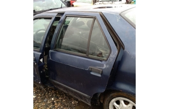 renault r19 1.6 karburatörlü çıkma sol arka dolu kapı.