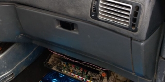 renault r19 1.6 karburatörlü çıkma torpido kapağı.