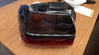 renault r19 sedan sıfır sol stop lambası
