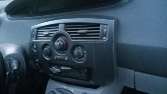Renault Scenic 2 teyp çerçeve dolu