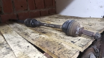 Renault trafik 1.9 6ileri vites sağ akis