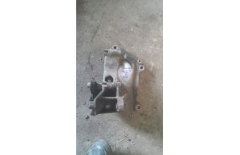 Renault trafik,opel.vivato,mitsubishi karizma renault megane,scenic 1.9 sarz dinamo braket ayak 