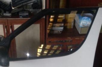 skoda roomster çıkma sol ön kapı camı