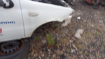Strada sağ ön çamurluk orjinal parça
