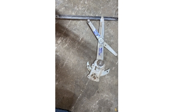 Toyota AE92 sağ ön cam kirikosu