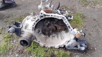 Toyota auris 1.4 d4 5 ileri sanzıman