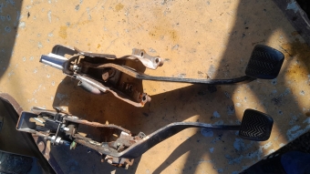 Toyota auris 1.4 d4 pedal takımı 2007-2012