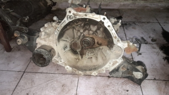 Toyota auris 1.4 d4d dizel euro4 manuel sanzıman 5 ileri 25bin