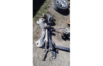 Toyota auris 2007-2012 motor traversi