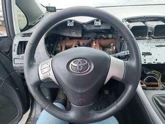 Toyota Auris direksiyon simidi airbeg 2007-2012