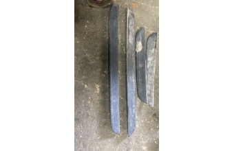 Toyota Auris eşik plastikleri