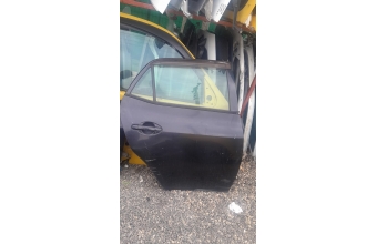 Toyota auris sag arka kapı dolu