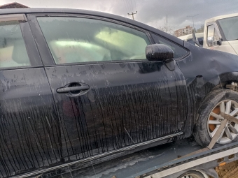 Toyota Auris sağ ön kapı 2007-2012