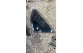 Toyota Auris sol ön kelebek cam