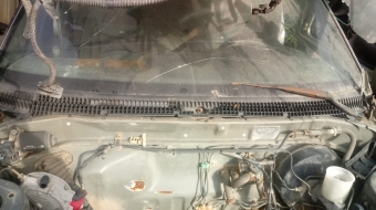toyota corona çıkma cam önü ızgarası