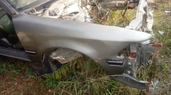 toyota corona çıkma sağ ön çamurluk